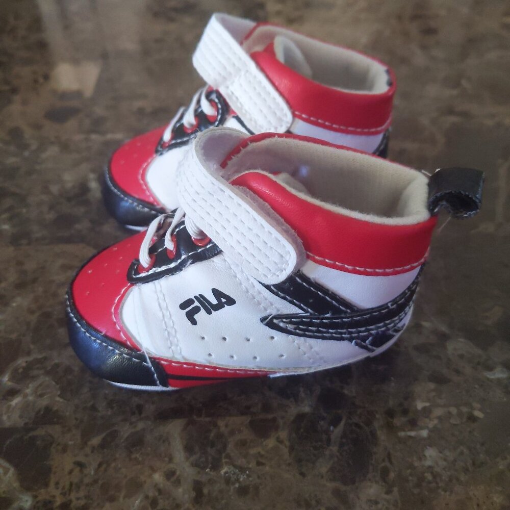 FILA BABY BOY SHOES SIZE O TO 6 MONTHS - Picture 5 of 11